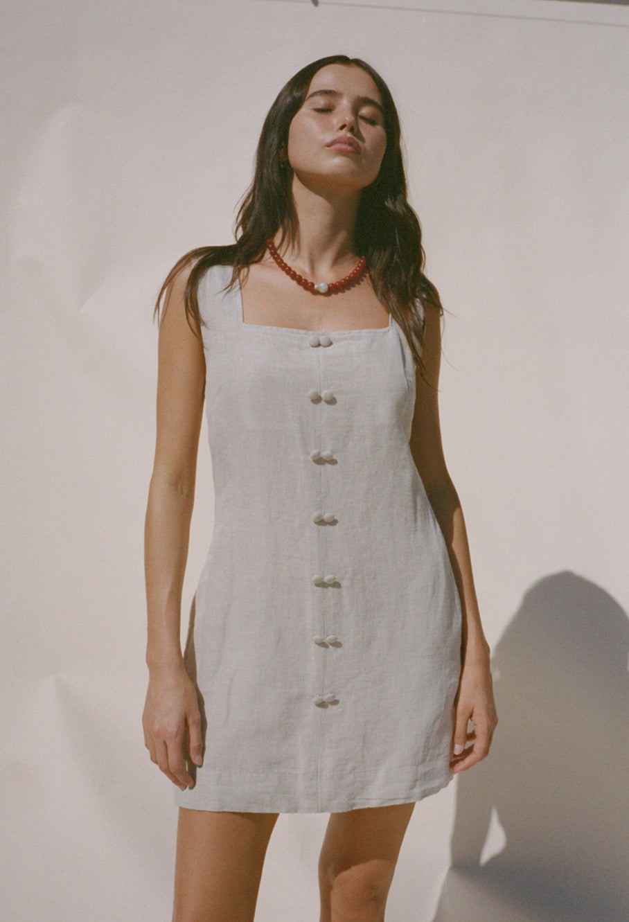 vecchio linen dress Reformation + Vecchio Linen Dress