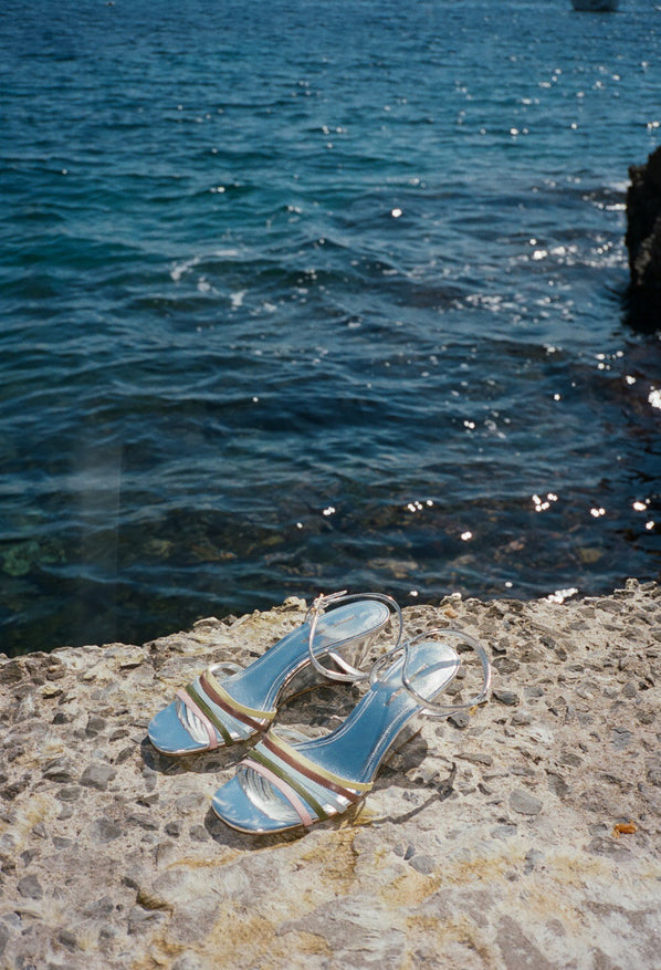 Larroudé x Ciao Lucia: Daiana Wedge Sandal Silver Leather